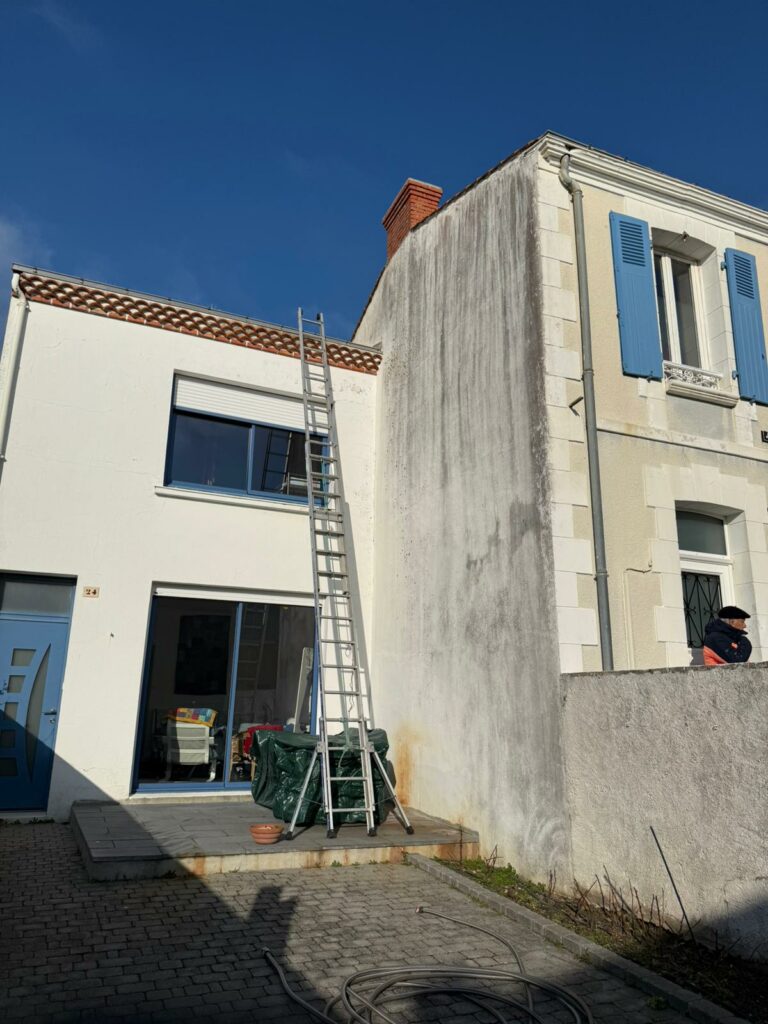 Intervention échelle — cour arrière — Dethière Couverture Hauts-de-Seine